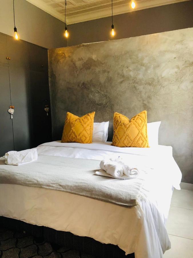 Bo Kamer Guesthouse แอร์เมอโล ภายนอก รูปภาพ