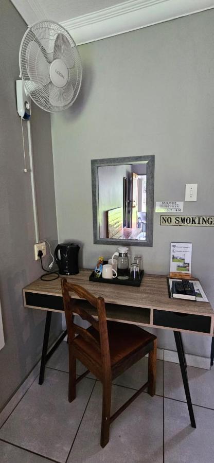 Bo Kamer Guesthouse แอร์เมอโล ภายนอก รูปภาพ