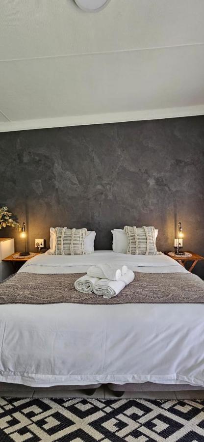 Bo Kamer Guesthouse แอร์เมอโล ภายนอก รูปภาพ