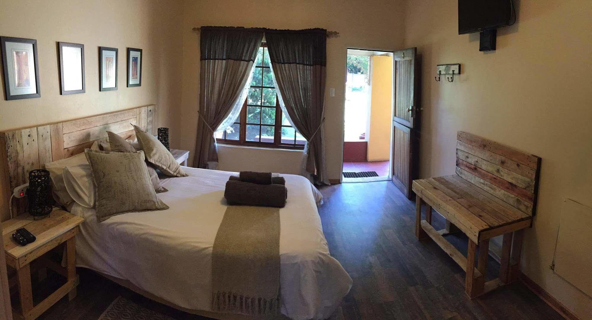 Bo Kamer Guesthouse แอร์เมอโล ภายนอก รูปภาพ