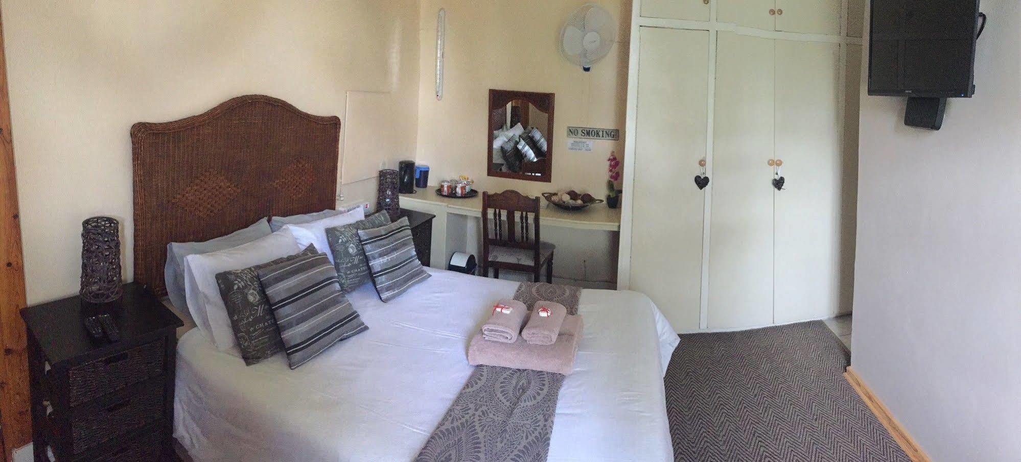 Bo Kamer Guesthouse แอร์เมอโล ภายนอก รูปภาพ
