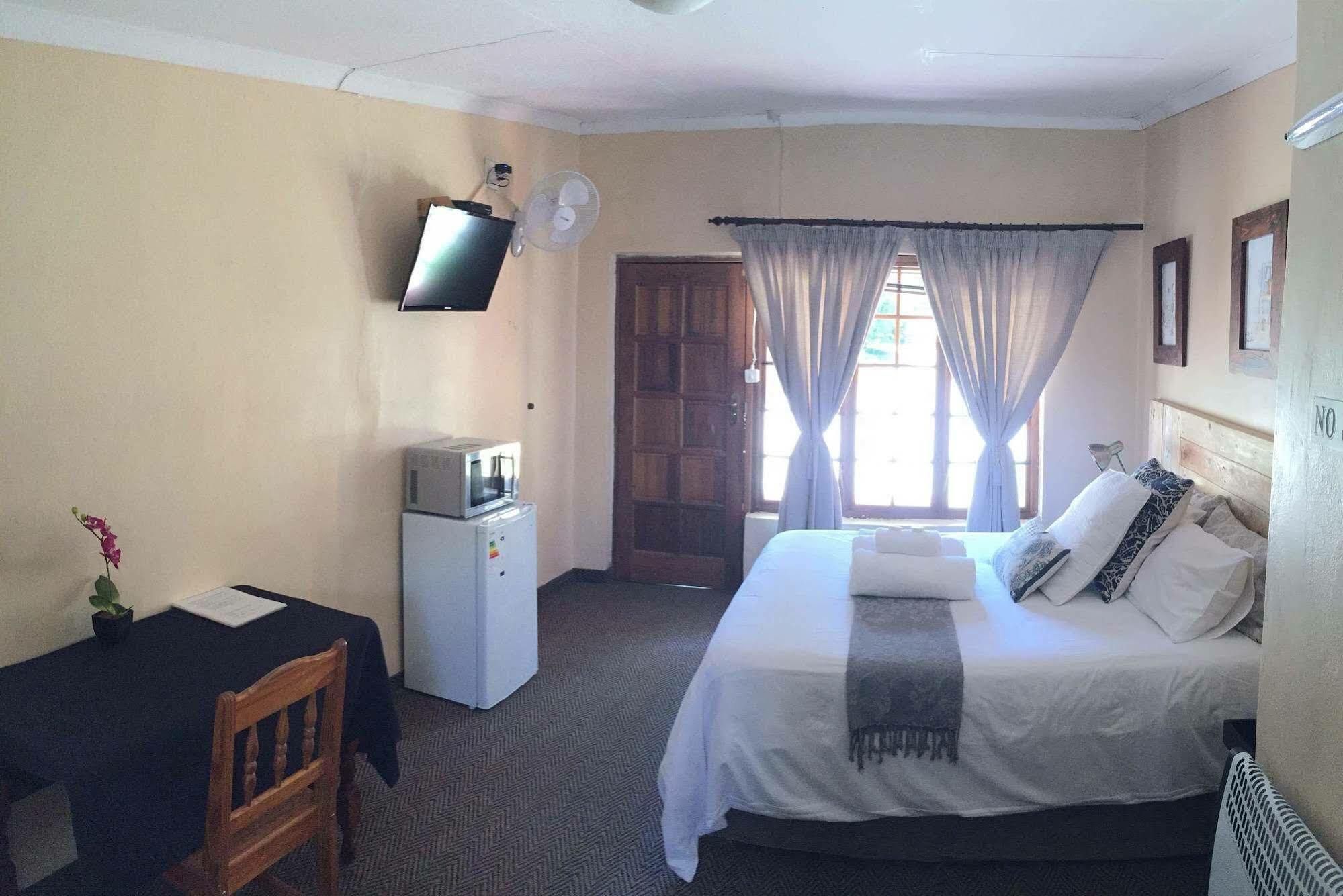 Bo Kamer Guesthouse แอร์เมอโล ภายนอก รูปภาพ